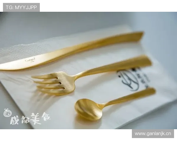 余依婷训练完直接拎爱马仕去吃下午茶？