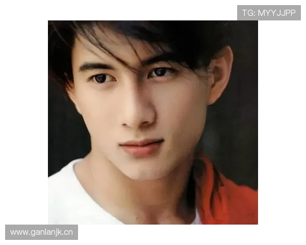 梁伟铿赛场像野兽，街拍却像邻家大叔，看到照片那刻我愣住了